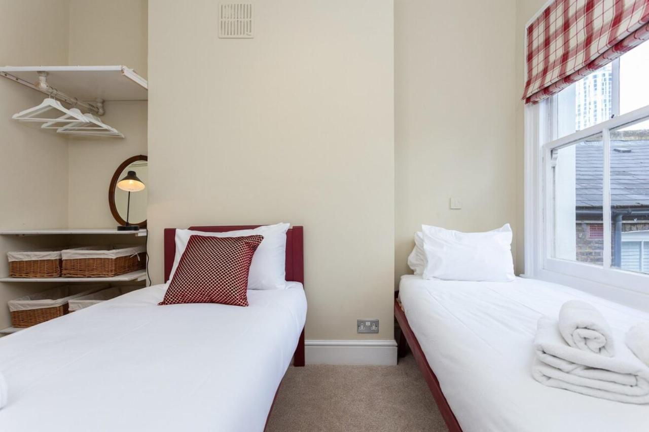 Quaint 2 Bedroom Flat - 9 Minutes Walk To Vauxhall Tube Londra Esterno foto