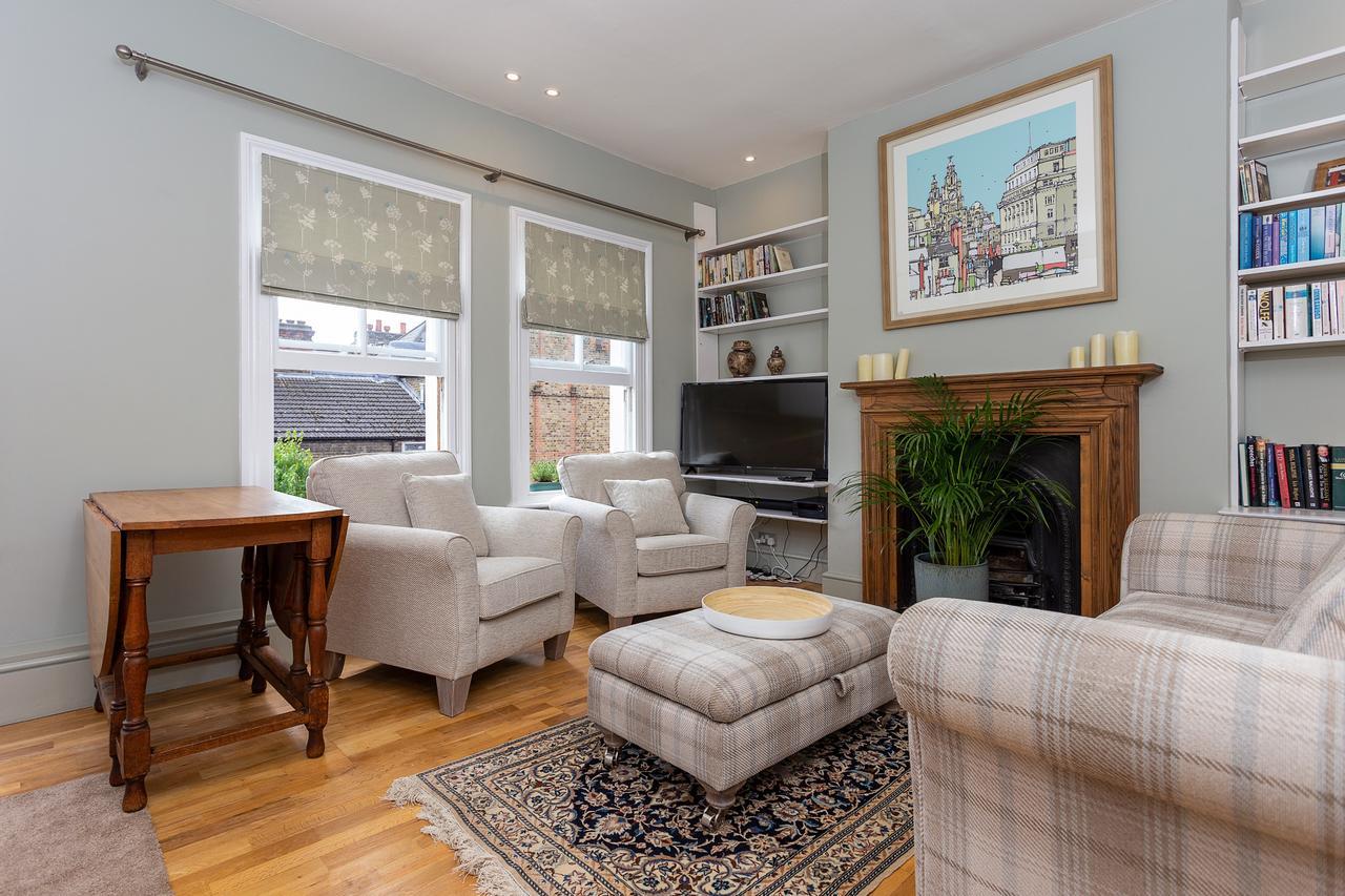 Quaint 2 Bedroom Flat - 9 Minutes Walk To Vauxhall Tube Londra Esterno foto